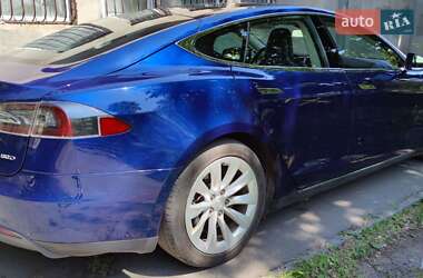 Лифтбек Tesla Model S 2016 в 