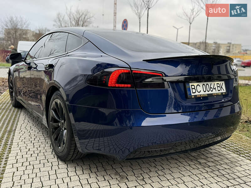 Лифтбек Tesla Model S 2018 в Львове