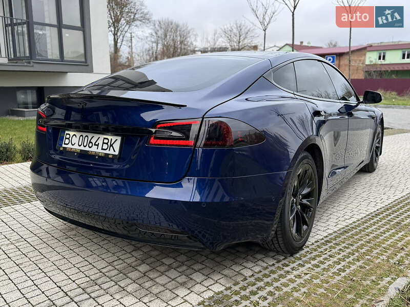 Лифтбек Tesla Model S 2018 в Львове