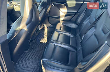Лифтбек Tesla Model S 2014 в 