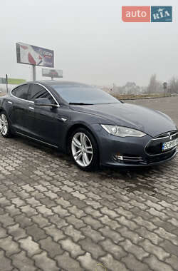 Ліфтбек Tesla Model S 2015 в Львові