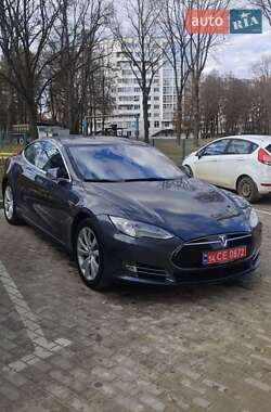 Лифтбек Tesla Model S 2015 в Новояворовске