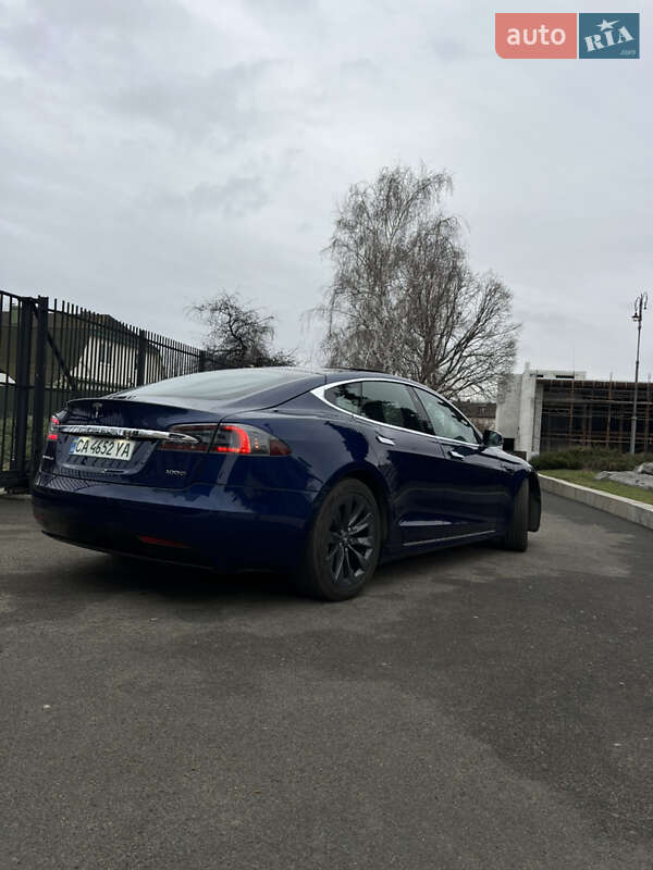 Лифтбек Tesla Model S 2017 в Черкассах