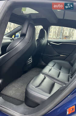 Лифтбек Tesla Model S 2017 в 