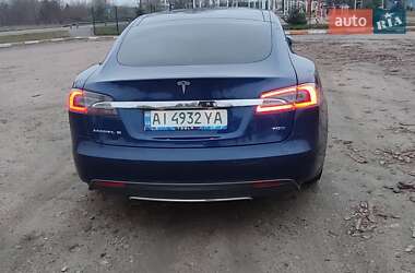 Лифтбек Tesla Model S 2015 в Киеве