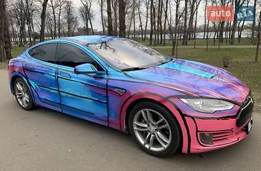 Лифтбек Tesla Model S 2014 в Киеве