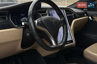 Лифтбек Tesla Model S 2016 в 