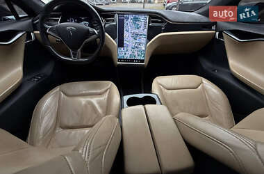 Лифтбек Tesla Model S 2016 в 