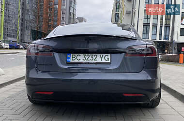 Лифтбек Tesla Model S 2017 в Львове