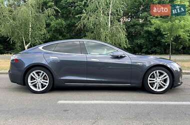 Лифтбек Tesla Model S 2016 в Киеве