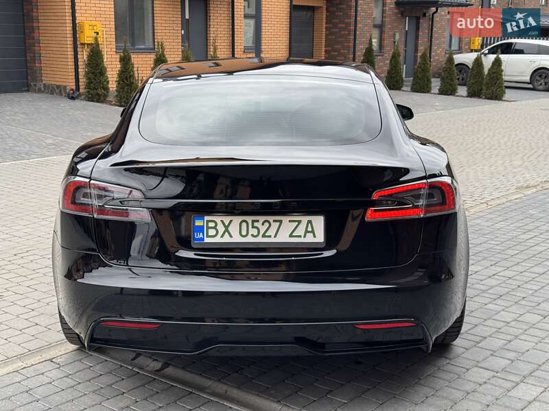 Лифтбек Tesla Model S 2022 в Виннице