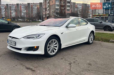 Лифтбек Tesla Model S 2017 в Черкассах