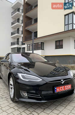 Лифтбек Tesla Model S 2019 в 