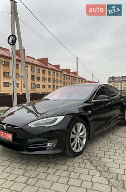 Лифтбек Tesla Model S 2019 в 