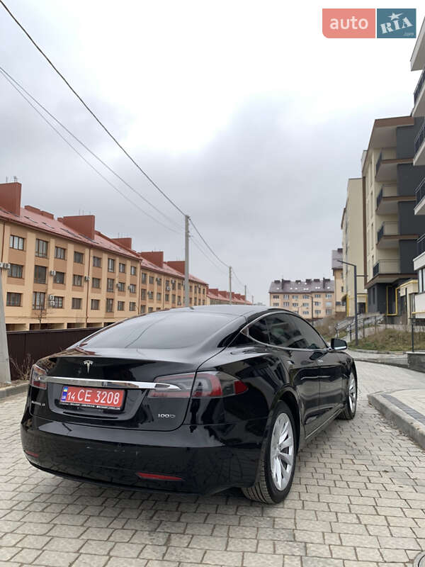 Ліфтбек Tesla Model S 2019 в Львові