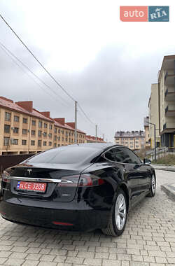 Лифтбек Tesla Model S 2019 в 