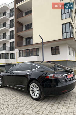 Лифтбек Tesla Model S 2019 в 