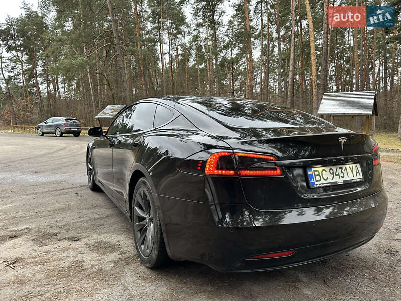 Лифтбек Tesla Model S 2018 в Львове