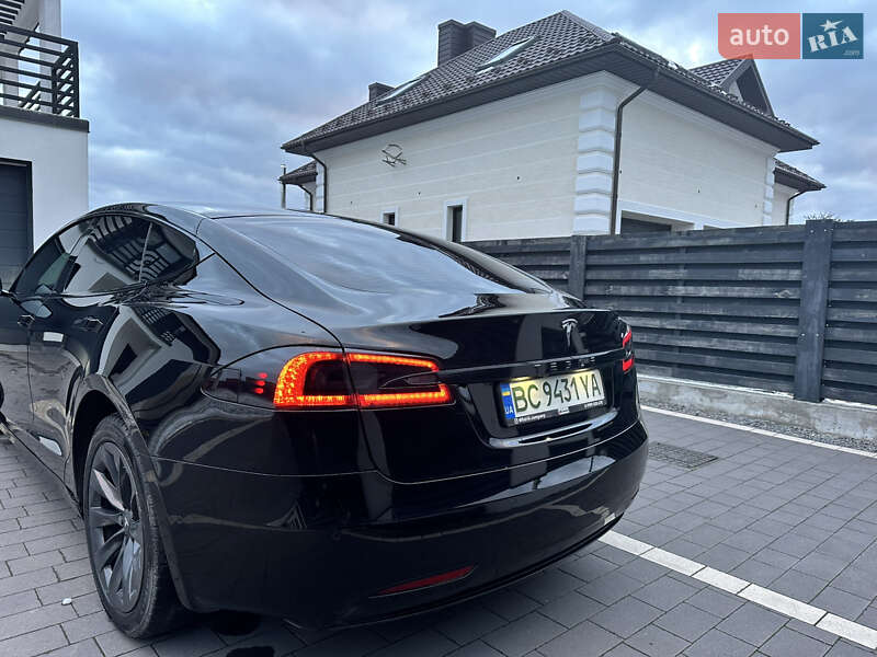 Лифтбек Tesla Model S 2018 в Львове
