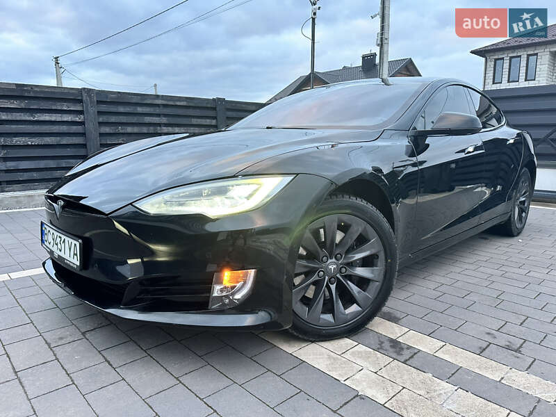 Лифтбек Tesla Model S 2018 в Львове
