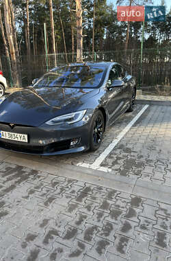 Лифтбек Tesla Model S 2016 в 