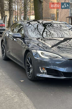 Лифтбек Tesla Model S 2016 в 