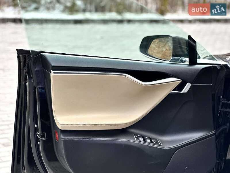 Лифтбек Tesla Model S 2014 в Тернополе фото 26 Лифтбек Tesla Model S 2014 в Тернополе