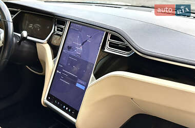 Лифтбек Tesla Model S 2014 в 