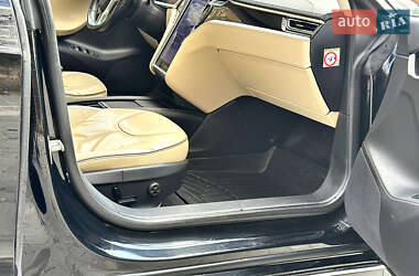 Лифтбек Tesla Model S 2014 в 