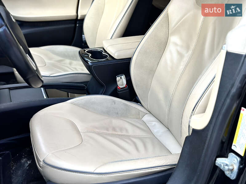 Лифтбек Tesla Model S 2014 в Тернополе фото 49 Лифтбек Tesla Model S 2014 в Тернополе