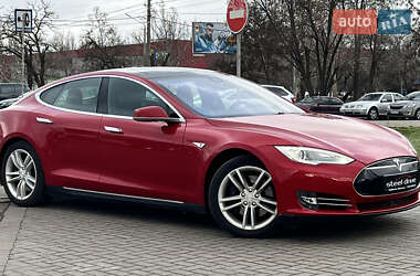 Лифтбек Tesla Model S 2015 в Николаеве