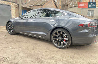 Лифтбек Tesla Model S 2014 в Киеве