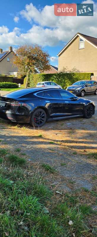 Лифтбек Tesla Model S 2015 в Броварах
