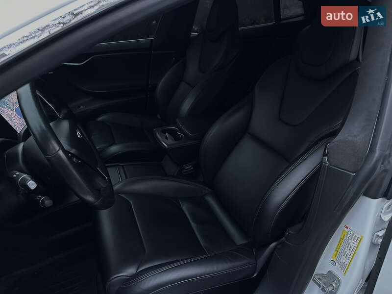 Лифтбек Tesla Model S 2018 в Кропивницком
