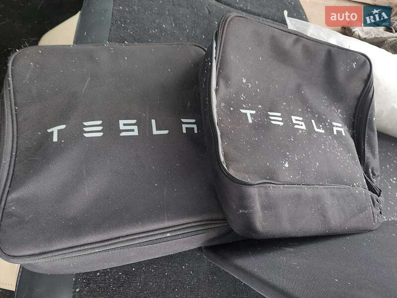 Лифтбек Tesla Model S 2014 в Тернополе