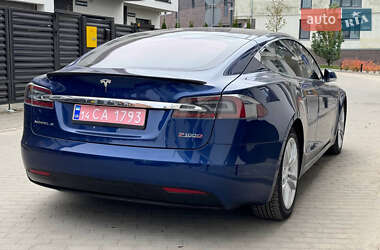 Лифтбек Tesla Model S 2016 в Львове