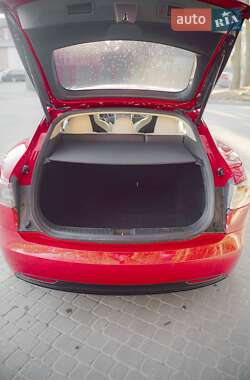Лифтбек Tesla Model S 2017 в 