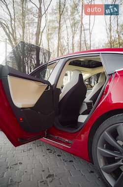 Лифтбек Tesla Model S 2017 в 