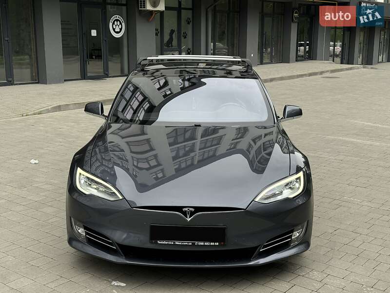 Tesla Model S 2016