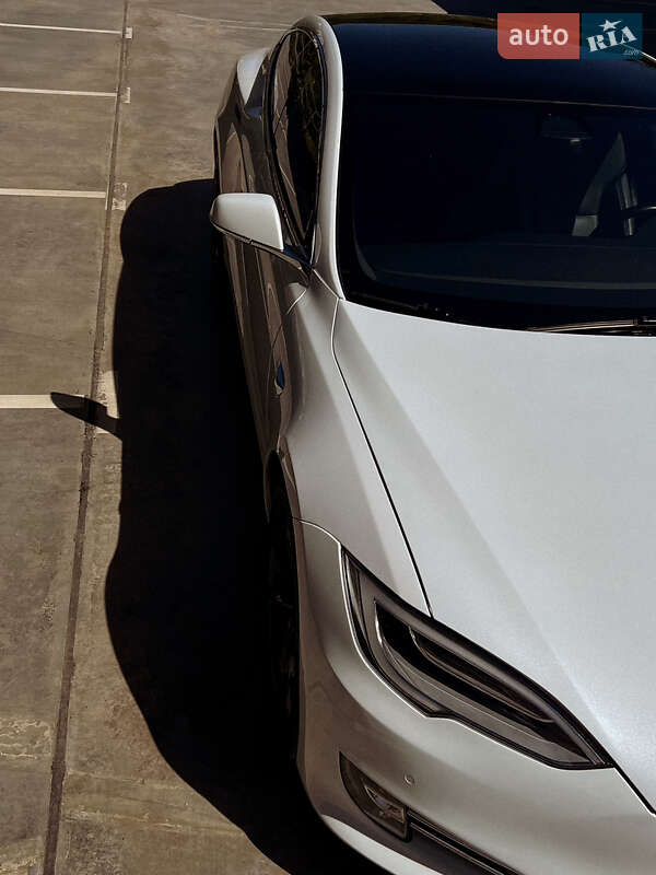 Лифтбек Tesla Model S 2020 в Ужгороде фото 2 Лифтбек Tesla Model S 2020 в Ужгороде