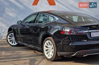 Лифтбек Tesla Model S 2014 в 