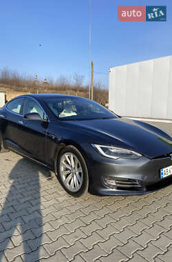 Ліфтбек Tesla Model S 2018 в Вінниці