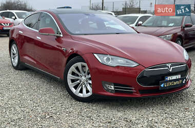 Лифтбек Tesla Model S 2016 в 