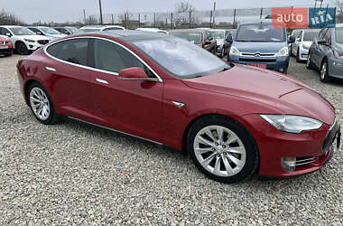 Лифтбек Tesla Model S 2016 в 
