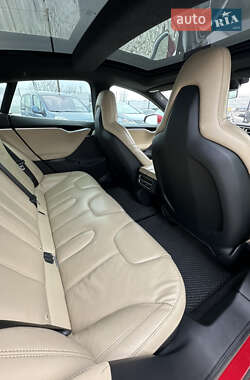 Лифтбек Tesla Model S 2016 в 