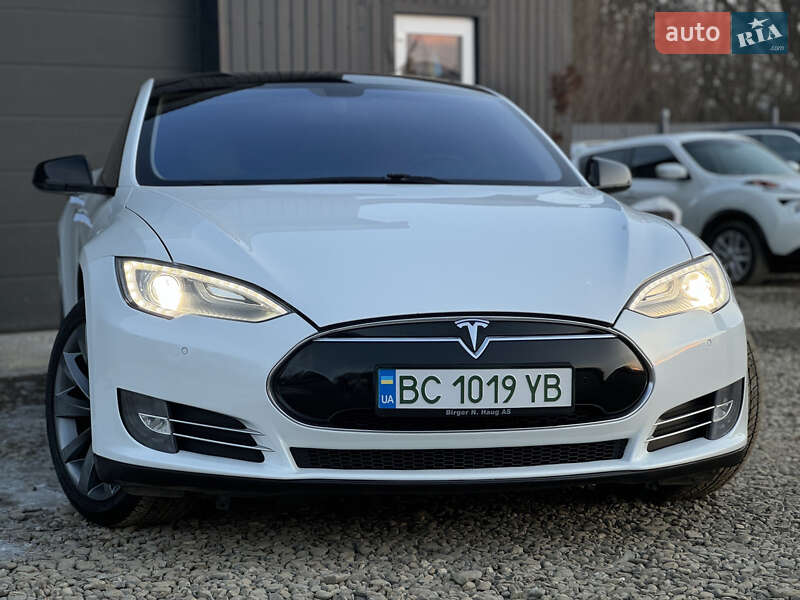 Лифтбек Tesla Model S 2013 в Трускавце