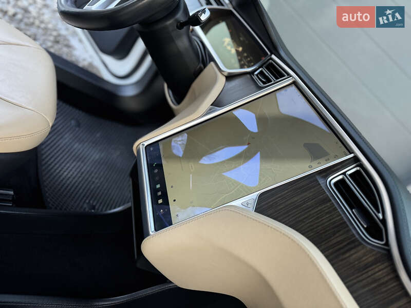 Лифтбек Tesla Model S 2013 в Трускавце