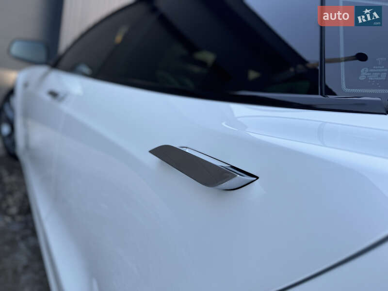 Лифтбек Tesla Model S 2013 в Трускавце