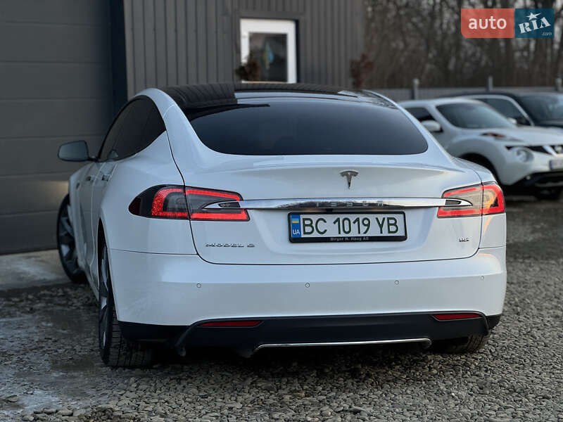 Лифтбек Tesla Model S 2013 в Трускавце