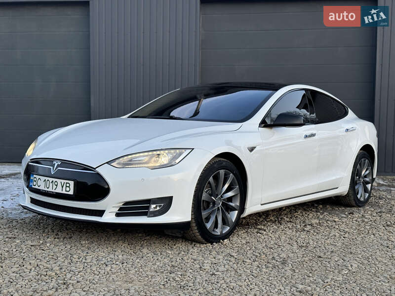 Лифтбек Tesla Model S 2013 в Трускавце